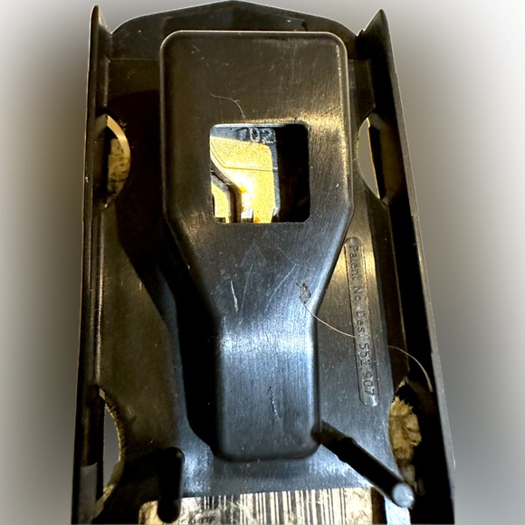 VTG DEADBOLT HITCH LOCK RH3 FOR ALL 2” x 2” CLASS 3 and 4 Receiver Style Hitches - Picture 4 of 9